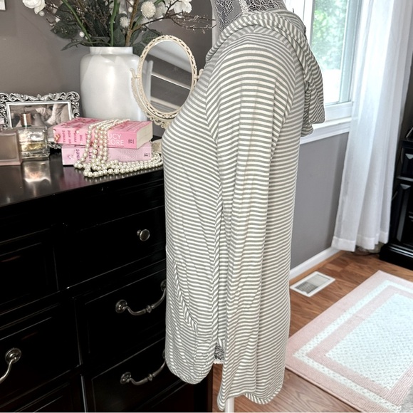 Market & Spruce Sage White Striped Lightweight Hoodie Size S - Picture 6 of 13